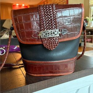 Brighton vintage crossbody purse. brown and black leather.
